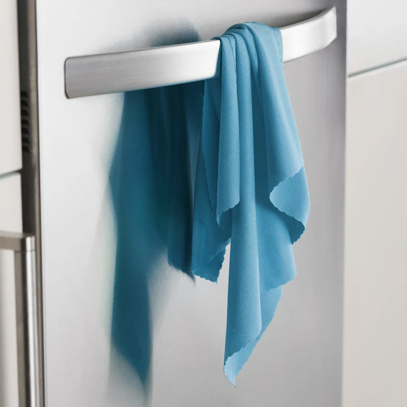 Glass and Polishing Cloth Alaskan Blue
