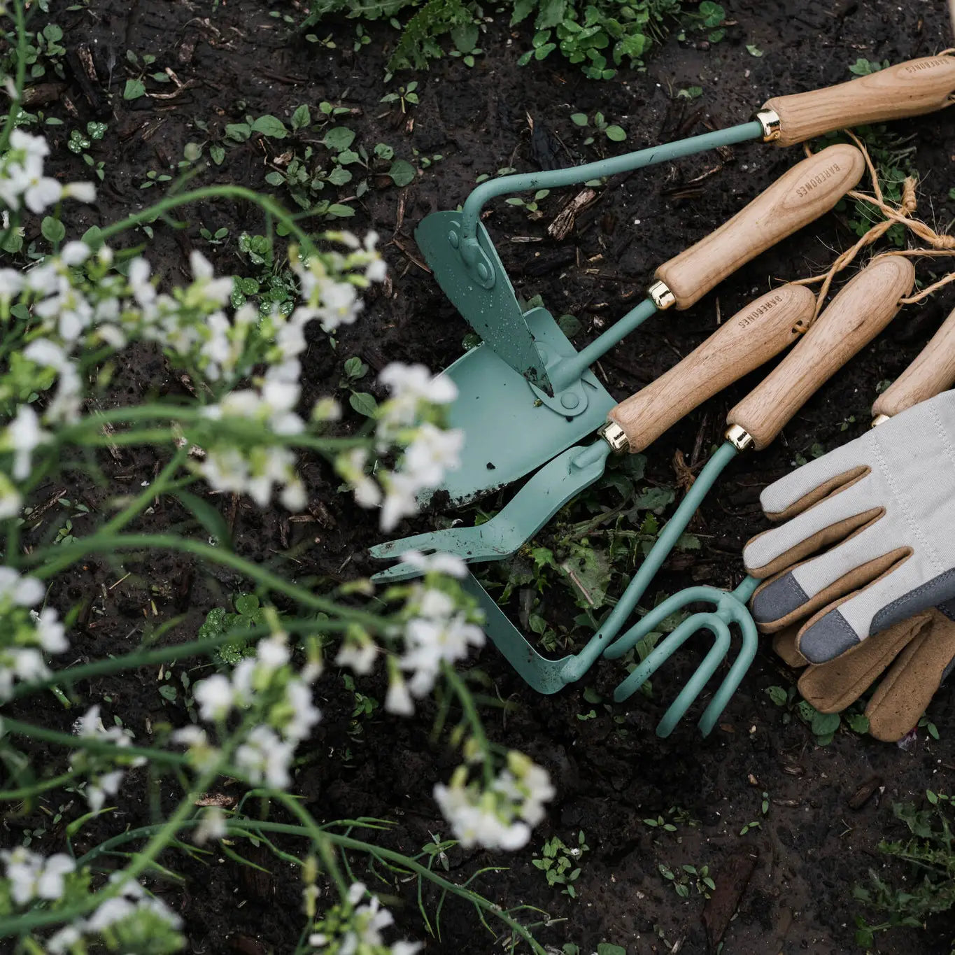 Japanese Weeding Hoe Ash/Mint