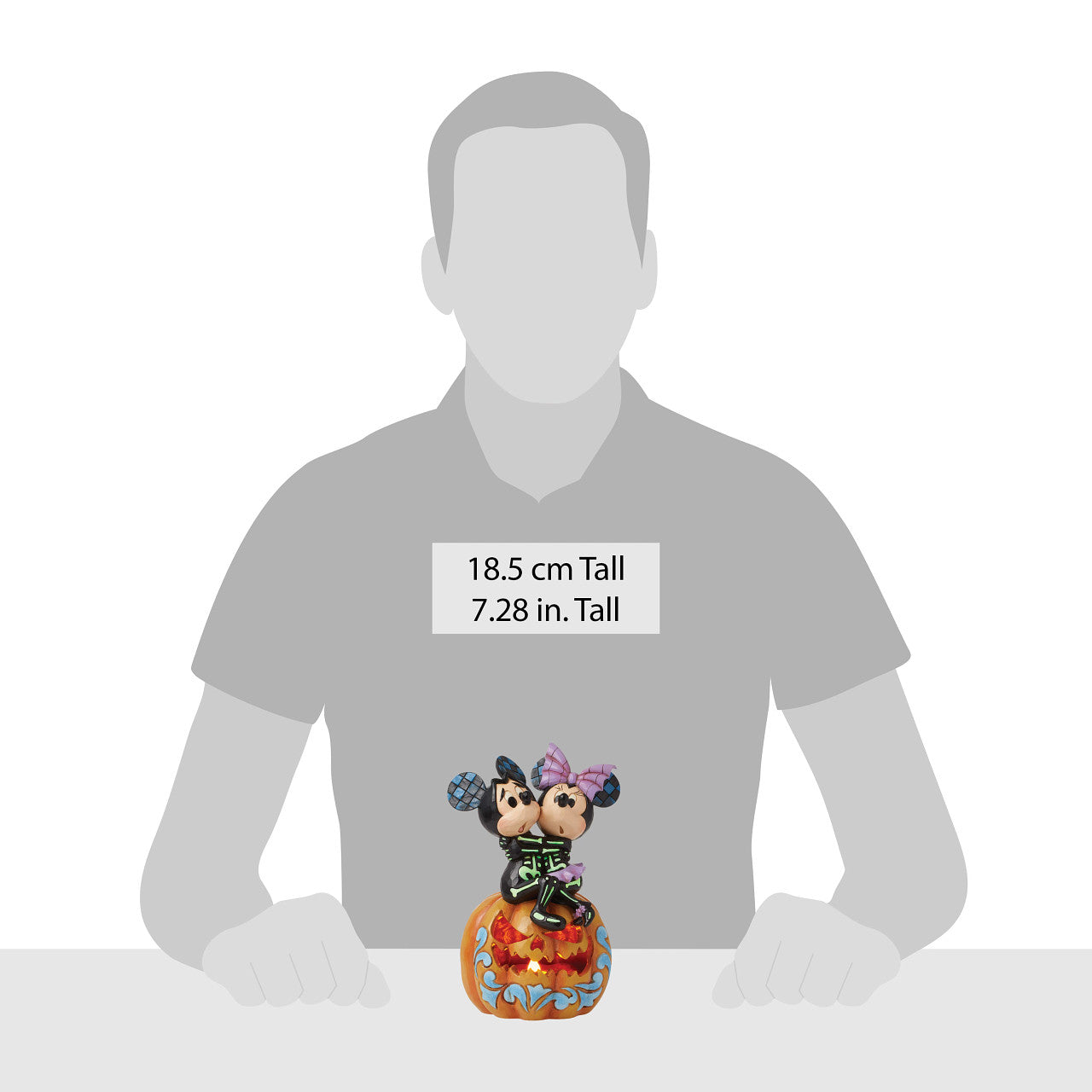 Spine-tingling Sweethearts Mickey and Minnie Scared Skeletons