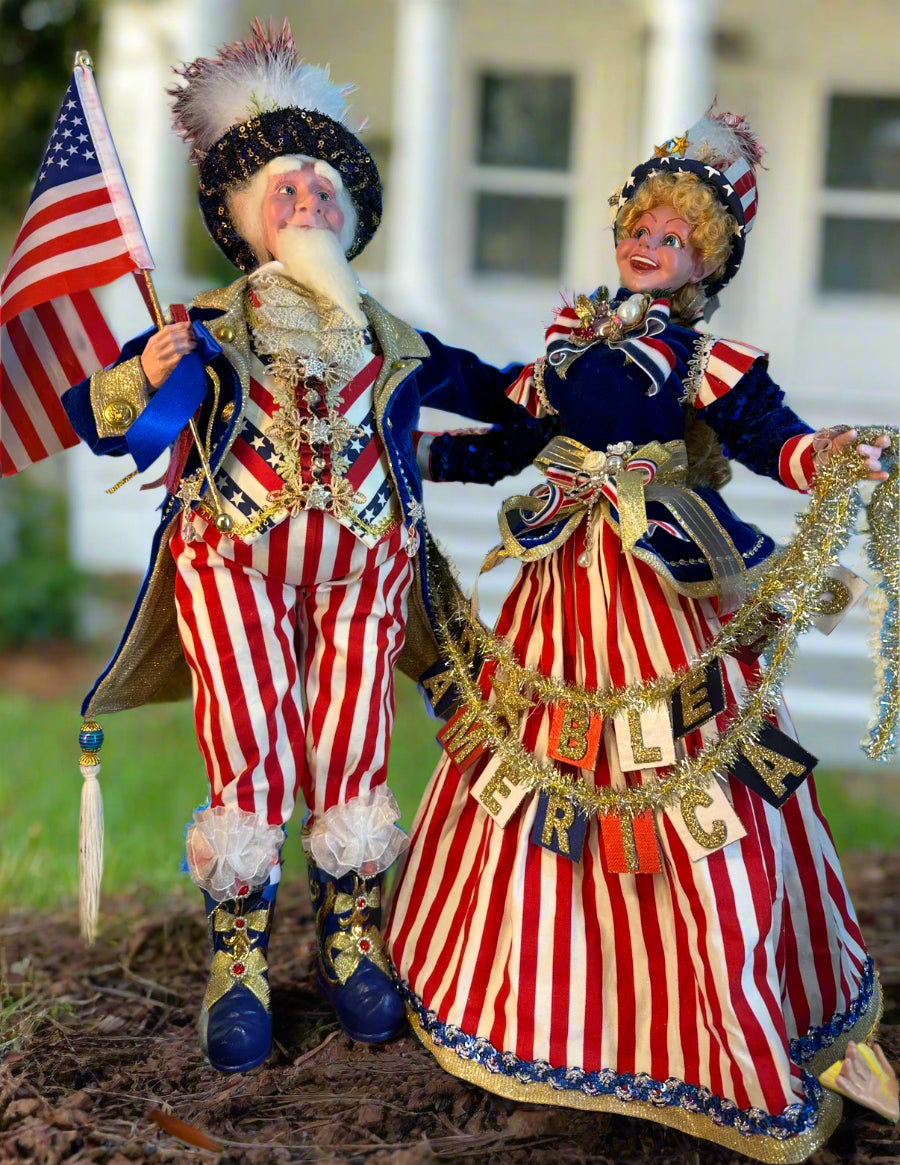 Madame Lady Liberty Claus 23"